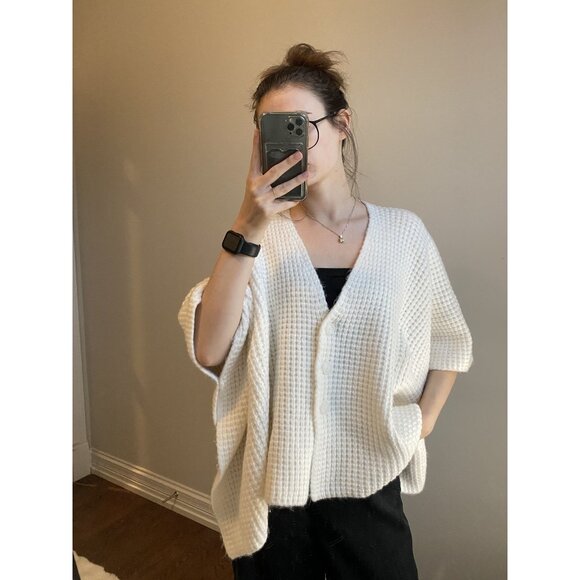 Cupcakes and Cashmere Poncho One Size - Picture 1 of 8